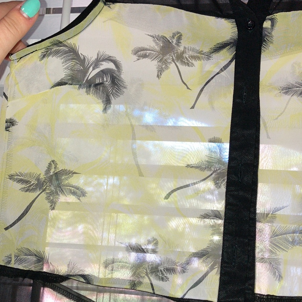 Flowy Tank Top - Picture 2 of 5